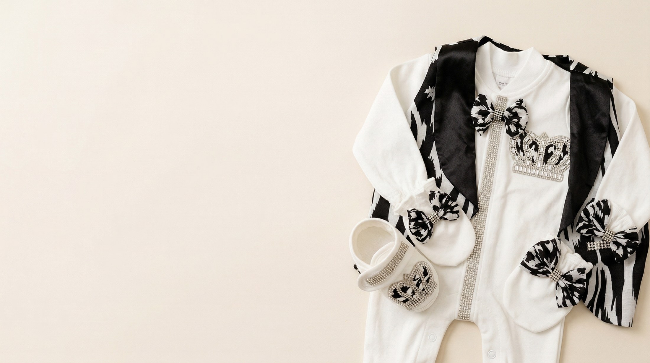 Premium Baby Gift Boxes vs. Traditional Gift Baskets: Which Feels More Special?
